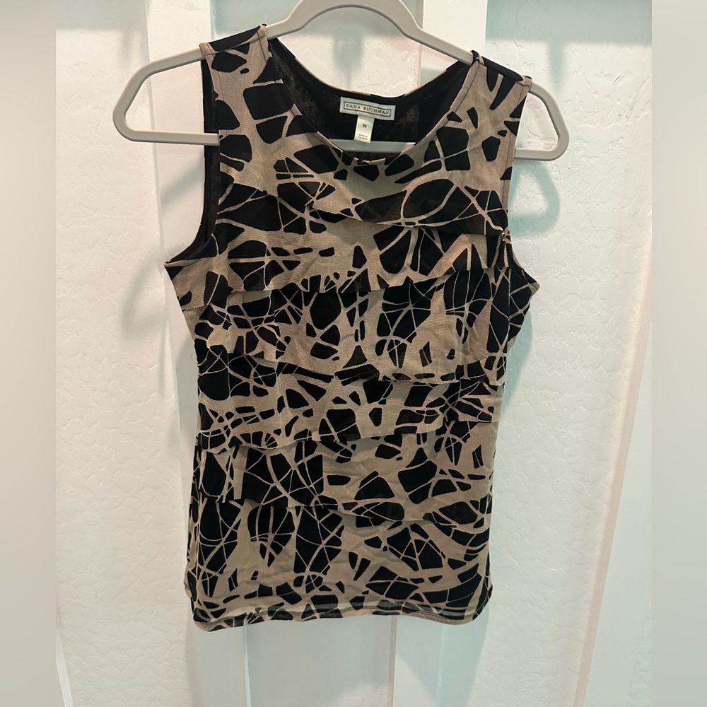 Dana Buchman Black and Tan Abstract Tank Top‎